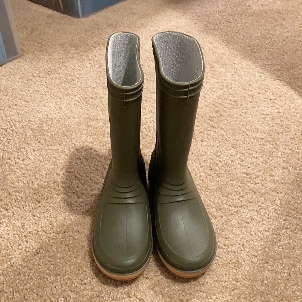 Kids rain boots new size 11.5/28